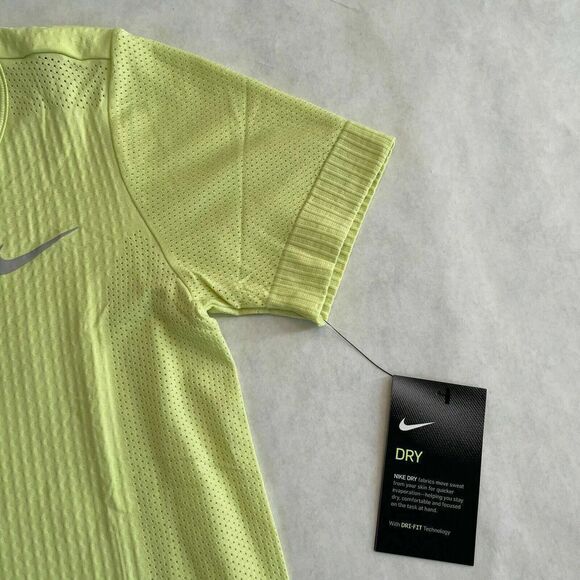 Nike  BV3913 367 Women's Sz M Infinite Seamless Mesh Running Shirt Short Sleeve - Picture 8 of 8